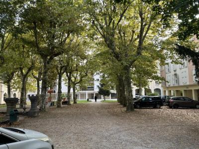 Location Commerce MEXIMIEUX 01800