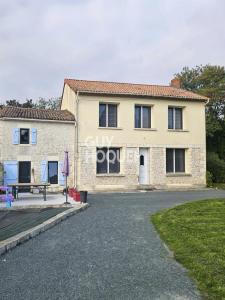 Vente Maison 4 pi�ces SURGERES 17700