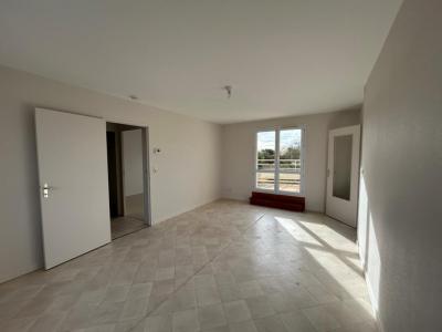 Location Appartement CHENY  89