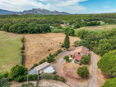 Vente Prestige ROQUEBRUNE-SUR-ARGENS 83520
