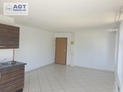 For rent Apartment BEAUVAIS 