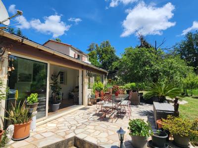 Vente Maison 7 pi�ces BAGNOLS-EN-FORET 83600