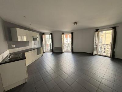 Location Appartement 3 pièces MARSEILLE-2EME-ARRONDISSEMENT 13002