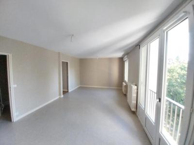 For rent Apartment SAULIEU 