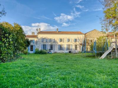 Vente Maison 7 pi�ces VERGNE 17400