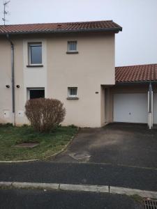 Location Maison 4 pi�ces SAINT-GENIS-SUR-MENTHON 01380