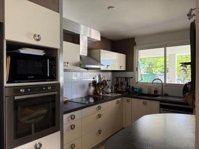 For sale House POSSESSION 