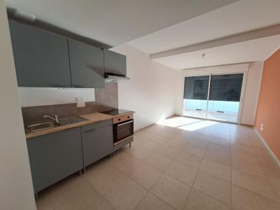 For rent Apartment LUNEL  34