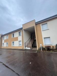 Location Appartement BREVIANDES  10