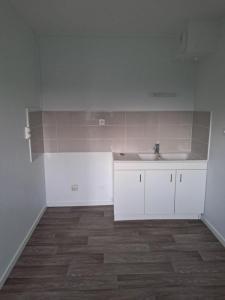 Location Appartement TOURNON-SAINT-PIERRE  37