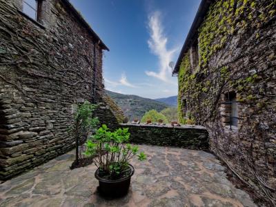 Vente Maison 10 pi�ces SAINT-GERMAIN-DE-CALBERTE 48370