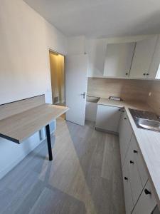 For rent Apartment MARVEJOLS  48