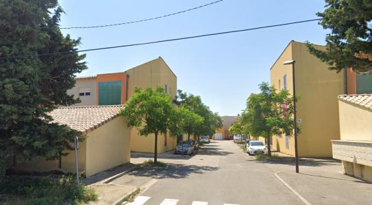 Location Parking ISLE-SUR-LA-SORGUE  84