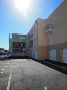 Location Parking SORGUES 84700