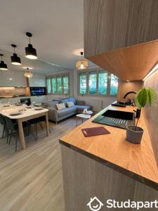 Location Appartement MARSEILLE-8EME-ARRONDISSEMENT 13008