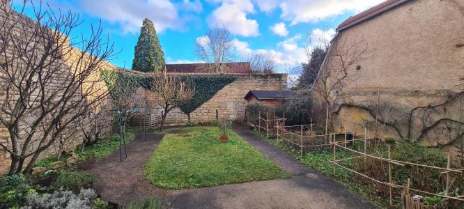 For rent House VARZY 