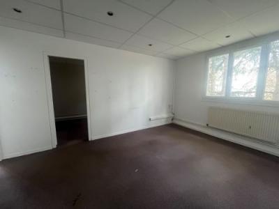 Location Local commercial SAINT-AMAND-MONTROND 18200