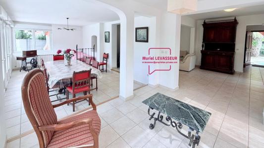 Vente Maison 7 pi�ces SIX-FOURS-LES-PLAGES 83140