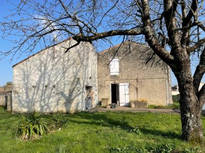 Vente Maison 4 pi�ces LONGEVES 17230
