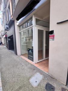 Location Commerce LIMOUX 11300