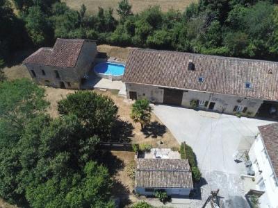 Vente Maison 9 pi�ces CIVRAY 86400