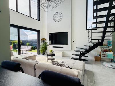 For sale House CREVIN 