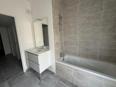 For rent Apartment RILLIEUX-LA-PAPE 