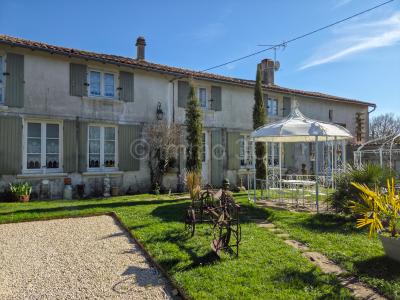 Vente Maison 6 pi�ces CHEF-BOUTONNE 79110