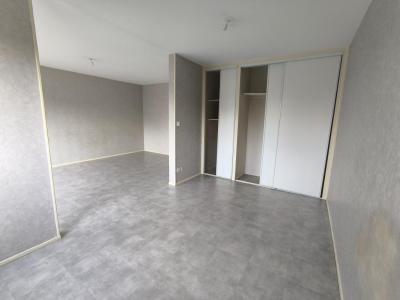 For rent Apartment PARAY-LE-MONIAL 