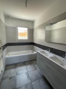 For rent House GRATENTOUR 