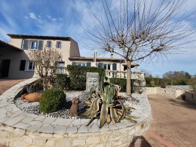 Vente Maison 5 pi�ces VERGNE 17400