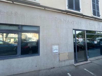 Location Local commercial SAINT-GENIS-LAVAL 69230