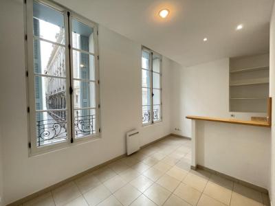 Location Appartement MARSEILLE-1ER-ARRONDISSEMENT 13001