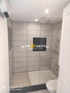For rent Apartment LUYNES 