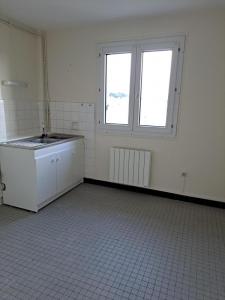 For rent Apartment SAINT-BONNET-LE-CHATEAU 