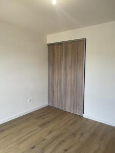 For rent Apartment GRATENTOUR 