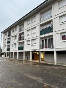 Location Appartement 4 pi�ces MONTREAL-LA-CLUSE 01460