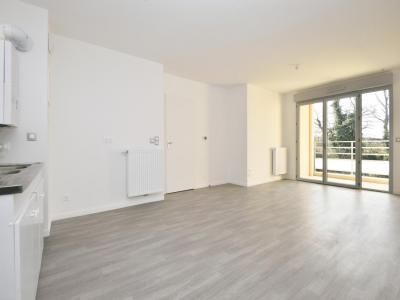For rent Apartment MONTREUIL-BELLAY 