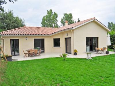 Location Maison 5 pièces SAINT-SYMPHORIEN-SOUS-CHOMERAC 07210