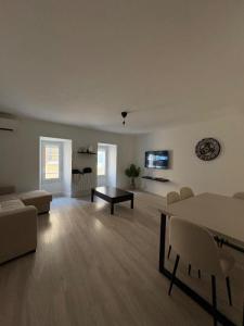 Location Appartement 3 pièces ENTRAIGUES-SUR-LA-SORGUE 84320