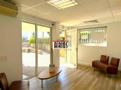 Vente Local commercial CARQUEIRANNE 83320