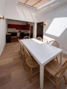 Location Appartement 6 pièces LUYNES 13080