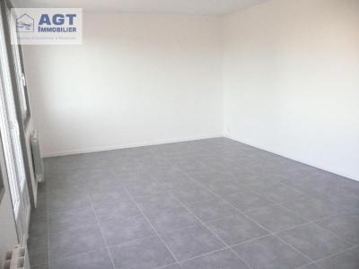 For rent Apartment BEAUVAIS 