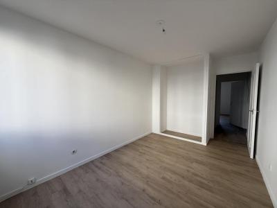 For sale Apartment CHAMBON-FEUGEROLLES 