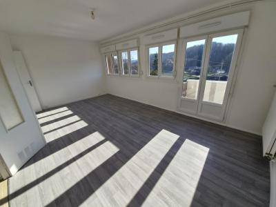 Location Appartement MONTHERME  08