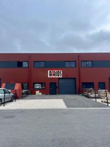 Location Commerce GARDE  83