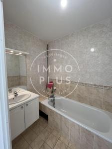 Location Appartement 2 pi�ces CRAN-GEVRIER 74960