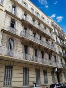 For rent Apartment TOULON  83