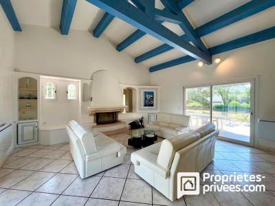Vente Maison 7 pi�ces CALLIAN 83440