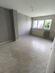 For rent Apartment CHAUMONT  52